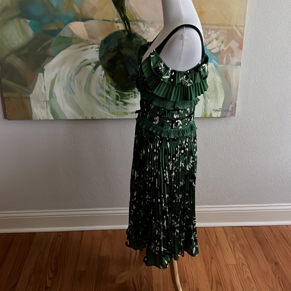 Self-Portrait Green Floral Off-Shoulder Dress, size US6/UK10, ASO Meghan Markle - Picture 4 of 16
